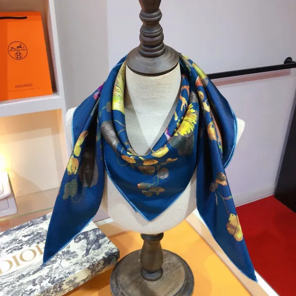 【DIOR  ディオール 】スカーフ90*90cm  241108