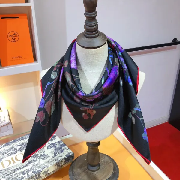 【DIOR  ディオール 】スカーフ90*90cm  241108