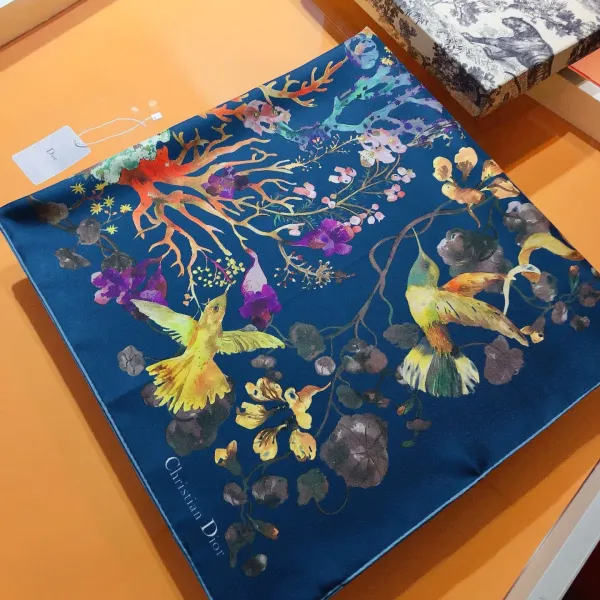 【DIOR  ディオール 】スカーフ90*90cm  241108