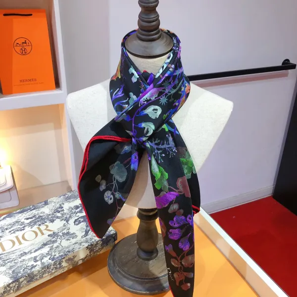 【DIOR  ディオール 】スカーフ90*90cm  241108