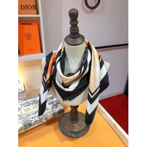 【DIOR ディオール 】スカーフ90*90cm 241108 【DIOR ディオール 】スカーフ90*90cm 241108
