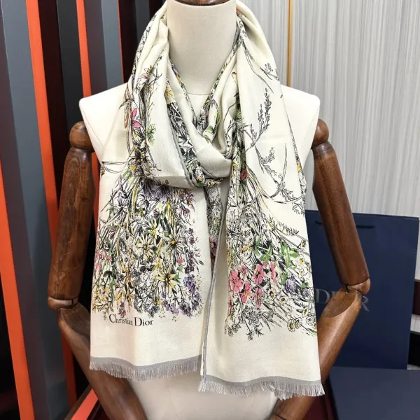 【DIOR  ディオール 】スカーフ 65*185 cm  241108