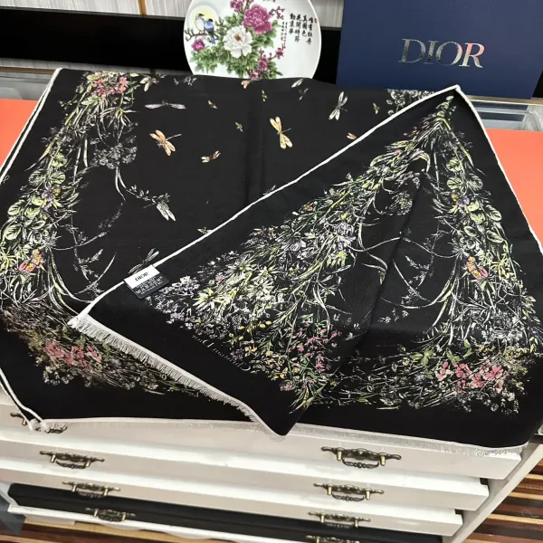 【DIOR  ディオール 】スカーフ 65*185 cm  241108
