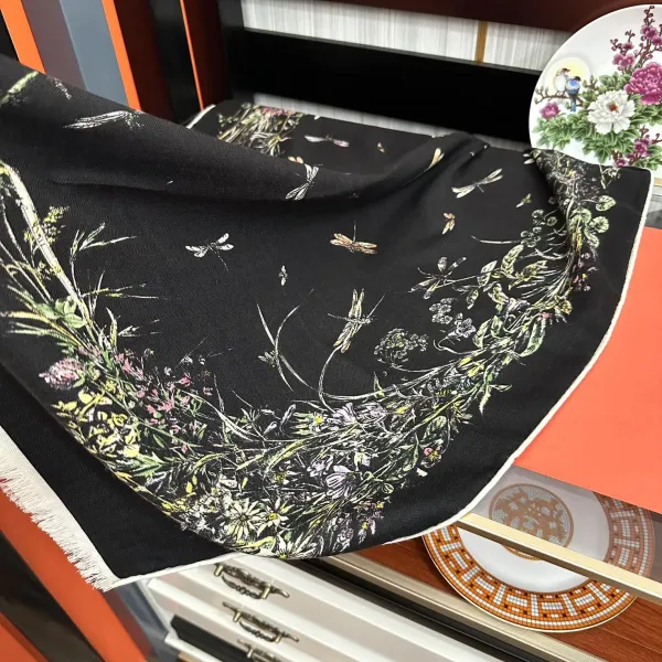 【DIOR  ディオール 】スカーフ 65*185 cm  241108