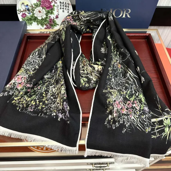 【DIOR  ディオール 】スカーフ 65*185 cm  241108