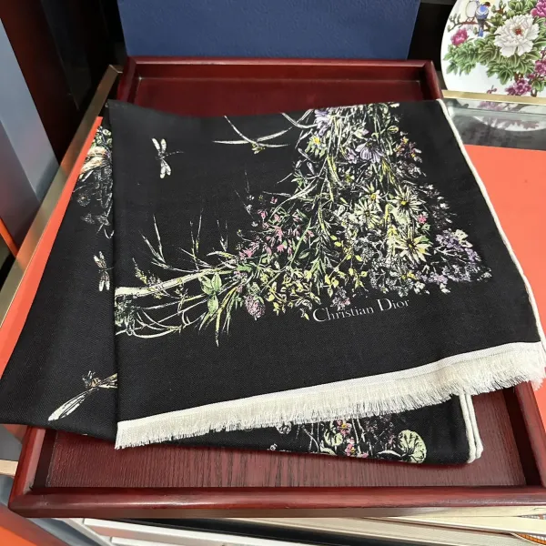 【DIOR  ディオール 】スカーフ 65*185 cm  241108