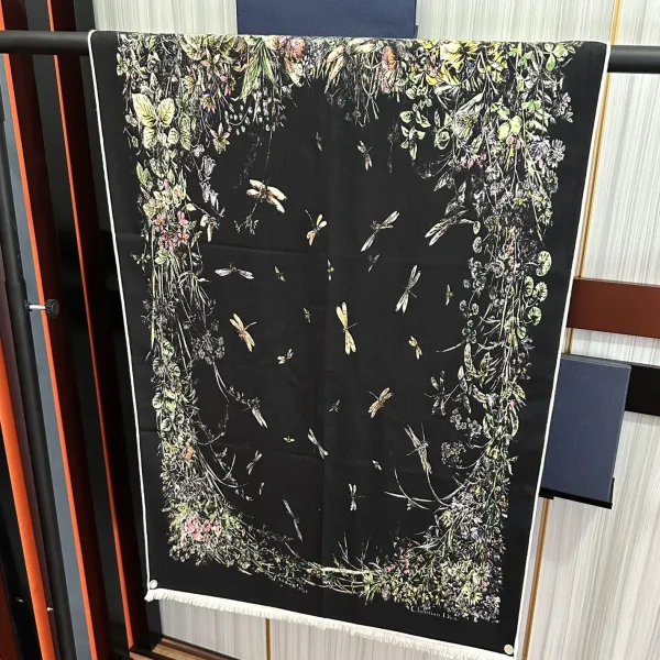 【DIOR  ディオール 】スカーフ 65*185 cm  241108