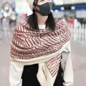 【DIOR ディオール 】スカーフ 140*140cm 241108 【DIOR ディオール 】スカーフ 140*140cm 241108