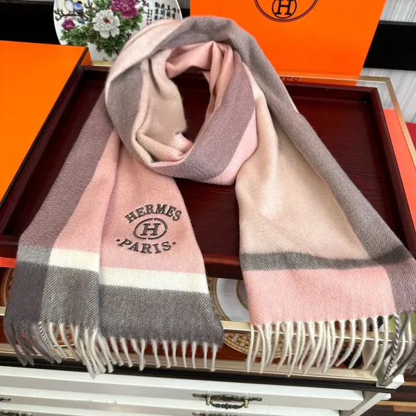 【HERMES エルメス 】スカーフ30*180CM  241210
