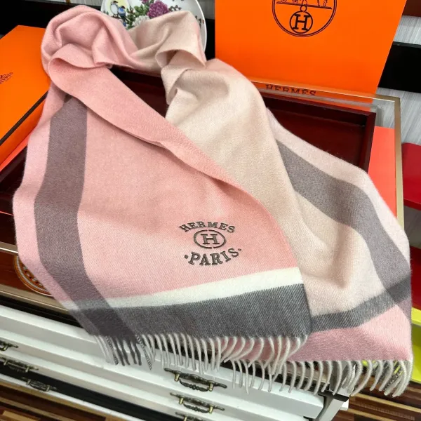 【HERMES エルメス 】スカーフ30*180CM  241210