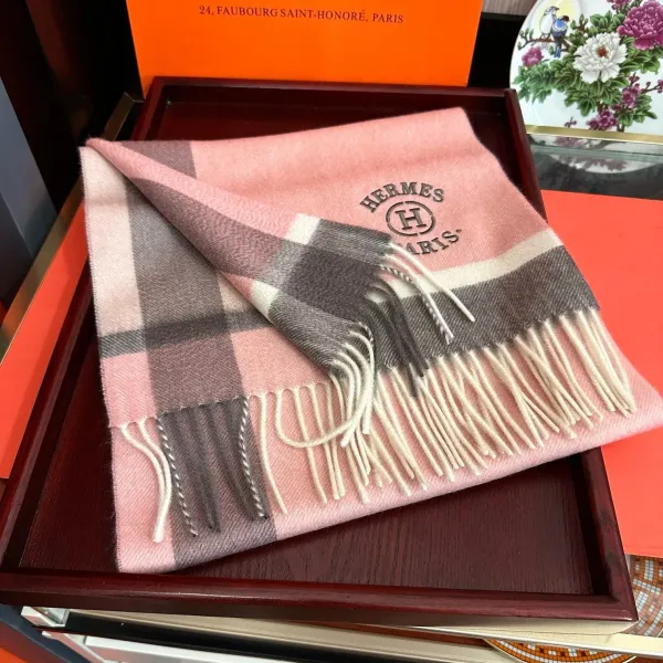 【HERMES エルメス 】スカーフ30*180CM  241210