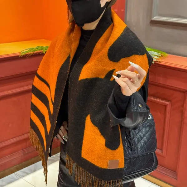 【HERMES エルメス 】スカーフ40*195CM 241210 【HERMES エルメス 】スカーフ40*195CM 241210