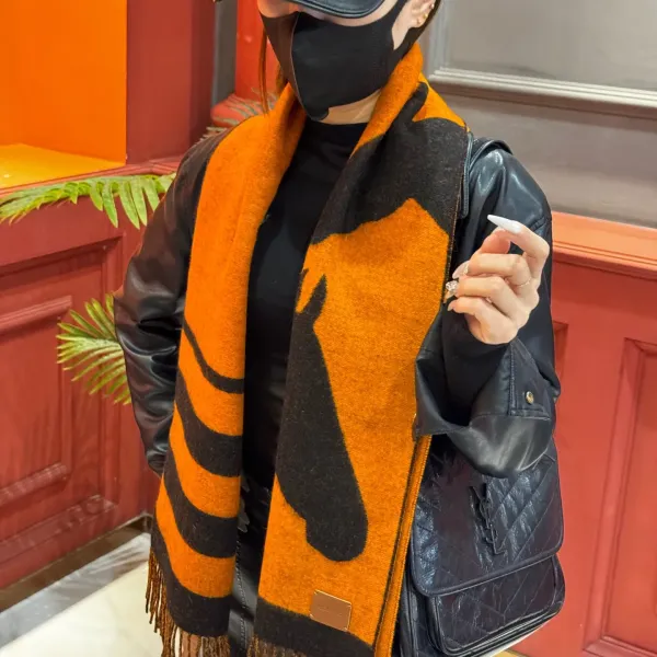 【HERMES エルメス 】スカーフ40*195CM 241210 【HERMES エルメス 】スカーフ40*195CM 241210