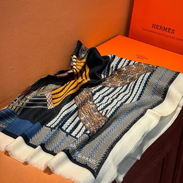 【HERMES エルメス 】スカーフ100*200CM 241210 【HERMES エルメス 】スカーフ100*200CM 241210