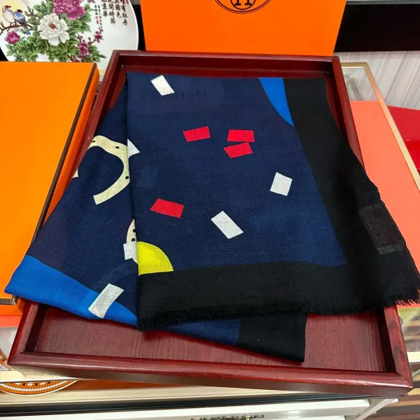 【HERMES エルメス 】スカーフ100*200CM 241210 【HERMES エルメス 】スカーフ100*200CM 241210