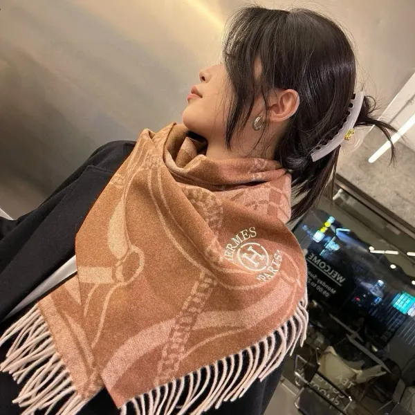 【HERMES エルメス 】スカーフ30*180CM 241210 【HERMES エルメス 】スカーフ30*180CM 241210