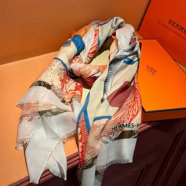 【HERMES エルメス 】スカーフ30*180CM  241210
