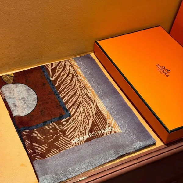 【HERMES エルメス 】スカーフ30*180CM  241210