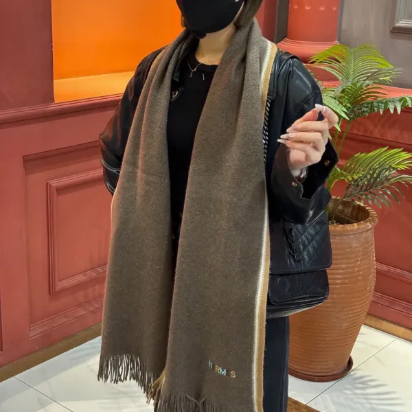 【HERMES エルメス 】スカーフ30*180CM 241210 【HERMES エルメス 】スカーフ30*180CM 241210