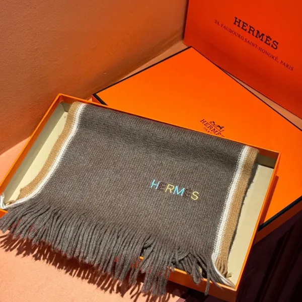 【HERMES エルメス 】スカーフ30*180CM 241210 【HERMES エルメス 】スカーフ30*180CM 241210