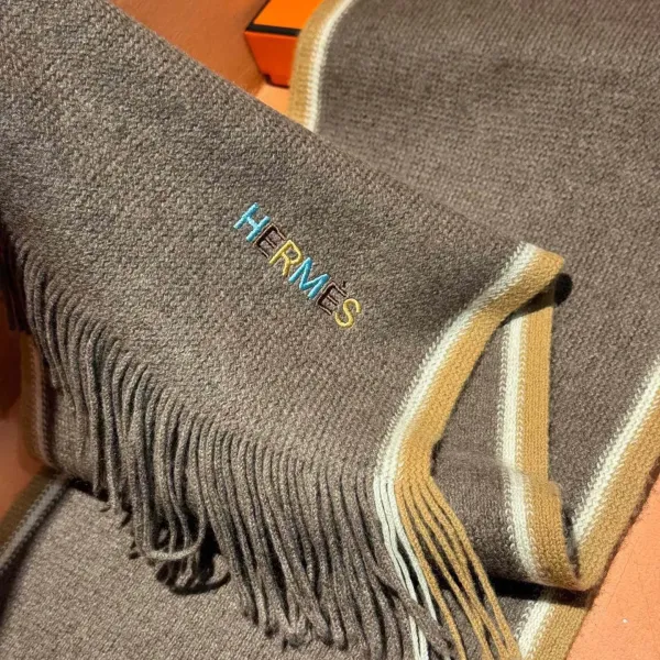 【HERMES エルメス 】スカーフ30*180CM 241210 【HERMES エルメス 】スカーフ30*180CM 241210