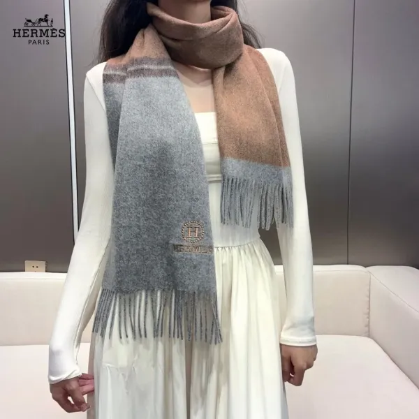 【HERMES エルメス 】スカーフ 30*180CM 241109 【HERMES エルメス 】スカーフ 30*180CM 241109