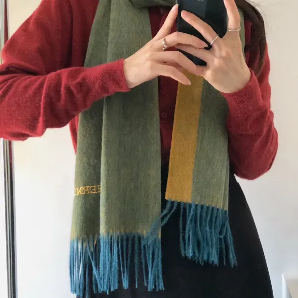 【HERMES エルメス 】スカーフ 35*190CM 241109 【HERMES エルメス 】スカーフ 35*190CM 241109