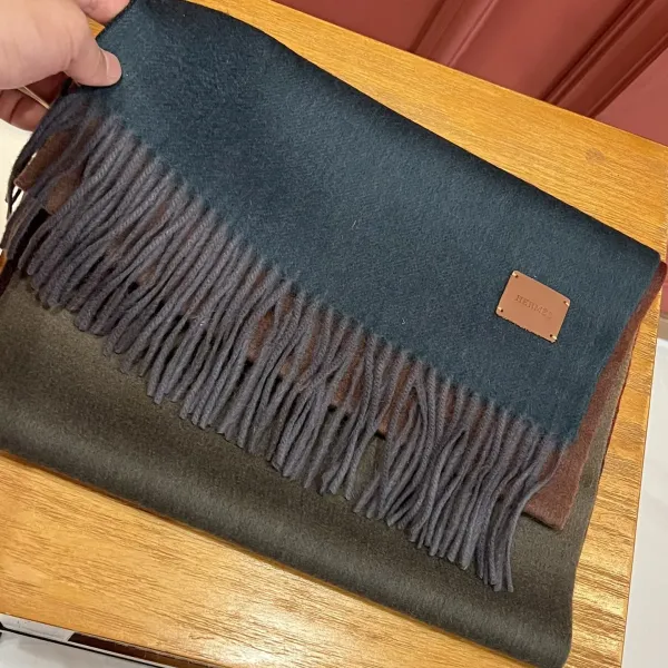 【HERMES エルメス 】スカーフ 32*190CM 241109 【HERMES エルメス 】スカーフ 32*190CM 241109