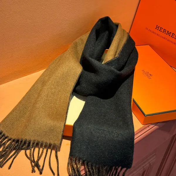 【HERMES エルメス 】スカーフ 30*180CM 241109 【HERMES エルメス 】スカーフ 30*180CM 241109