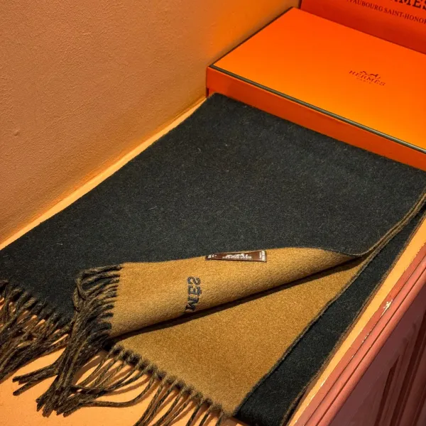 【HERMES エルメス 】スカーフ 30*180CM 241109 【HERMES エルメス 】スカーフ 30*180CM 241109