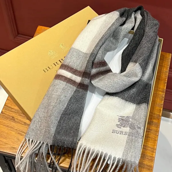 【BURBERRY バーバリー】スカーフ32*180CM 241209 【BURBERRY バーバリー】スカーフ32*180CM 241209