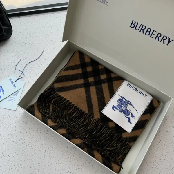 【BURBERRY バーバリー】スカーフ30*168CM 241209 【BURBERRY バーバリー】スカーフ30*168CM 241209