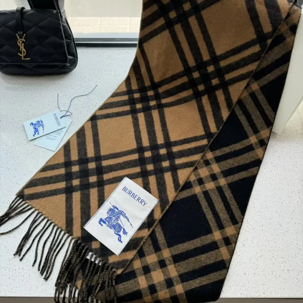 【BURBERRY バーバリー】スカーフ30*168CM 241209 【BURBERRY バーバリー】スカーフ30*168CM 241209