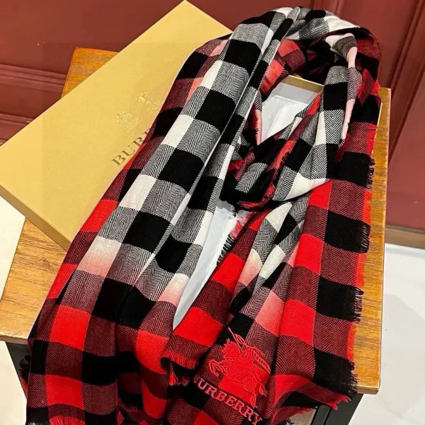 【BURBERRY バーバリー】スカーフ80*200CM 241209 【BURBERRY バーバリー】スカーフ80*200CM 241209