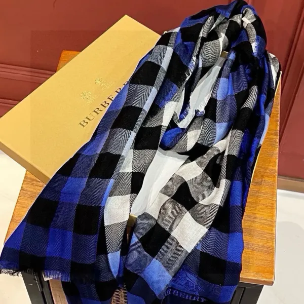 【BURBERRY バーバリー】スカーフ80*200CM 241209 【BURBERRY バーバリー】スカーフ80*200CM 241209