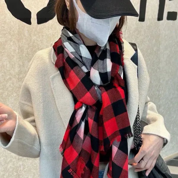 【BURBERRY バーバリー】スカーフ80*200CM 241209 【BURBERRY バーバリー】スカーフ80*200CM 241209