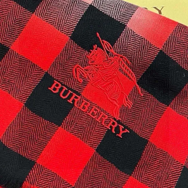 【BURBERRY バーバリー】スカーフ80*200CM 241209 【BURBERRY バーバリー】スカーフ80*200CM 241209