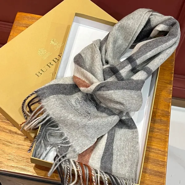 【BURBERRY バーバリー】スカーフ32*180CM 241209 【BURBERRY バーバリー】スカーフ32*180CM 241209