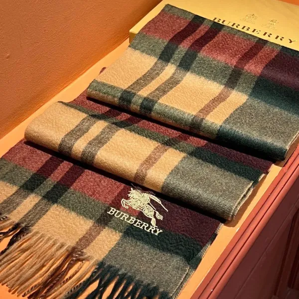 【BURBERRY バーバリー】スカーフ32*180CM 241209 【BURBERRY バーバリー】スカーフ32*180CM 241209