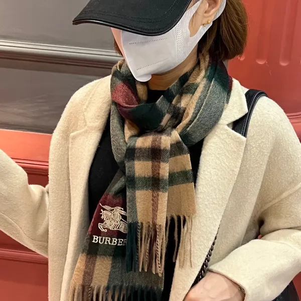 【BURBERRY バーバリー】スカーフ32*180CM 241209 【BURBERRY バーバリー】スカーフ32*180CM 241209