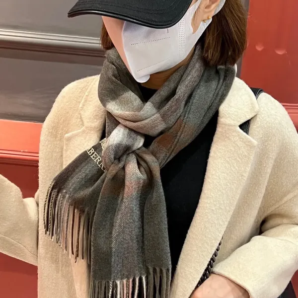 【BURBERRY バーバリー】スカーフ32*180CM 241209 【BURBERRY バーバリー】スカーフ32*180CM 241209