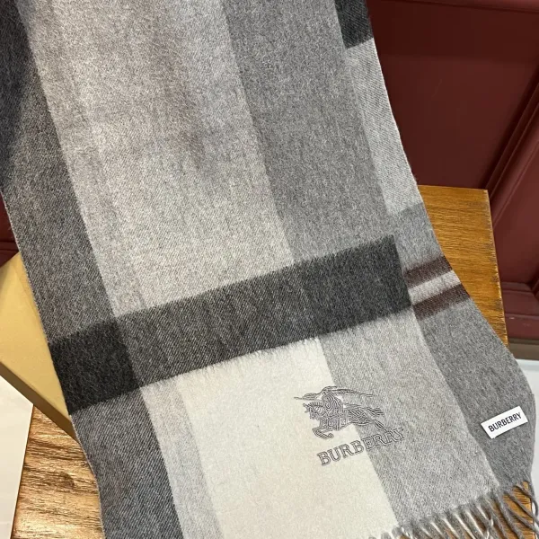 【BURBERRY バーバリー】スカーフ32*180CM 241108 【BURBERRY バーバリー】スカーフ32*180CM 241108