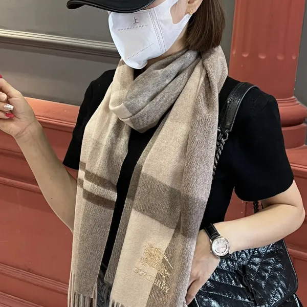 【BURBERRY バーバリー】スカーフ32*180CM 241108 【BURBERRY バーバリー】スカーフ32*180CM 241108