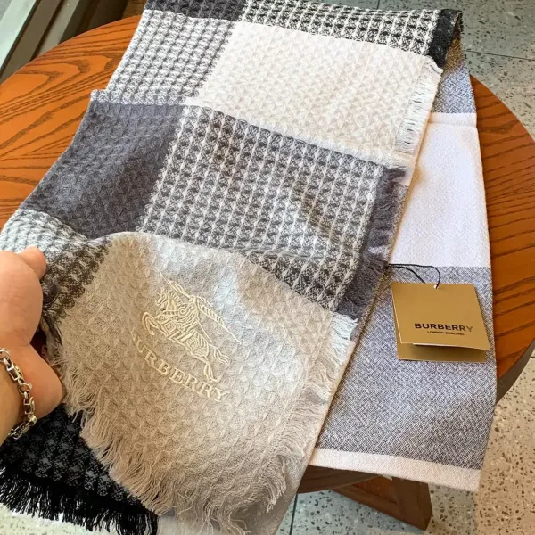 【BURBERRY バーバリー】スカーフ210*80CM 241108 【BURBERRY バーバリー】スカーフ210*80CM 241108