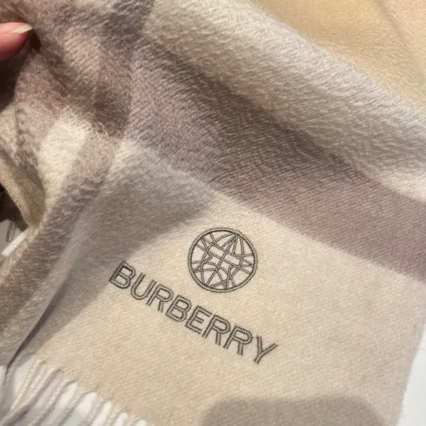 【BURBERRY バーバリー】スカーフ32*180CM 241108 【BURBERRY バーバリー】スカーフ32*180CM 241108