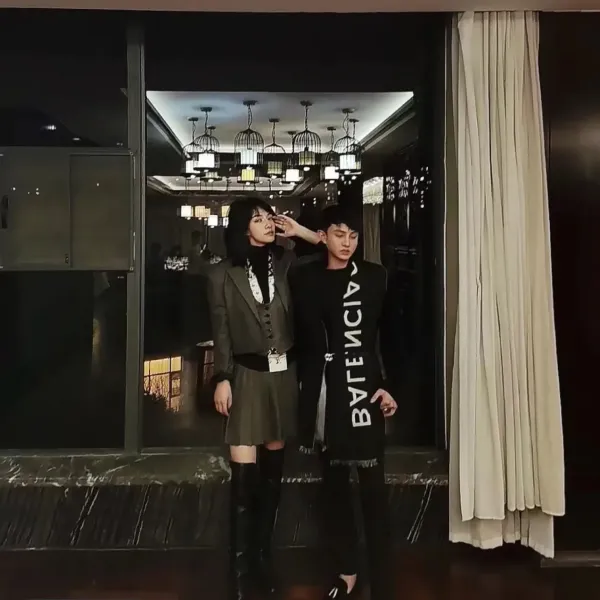 【BALENCIAGA バレンシアガ】スカーフ34*200CM 241109 【BALENCIAGA バレンシアガ】スカーフ34*200CM 241109