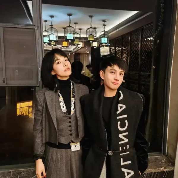 【BALENCIAGA バレンシアガ】スカーフ34*200CM 241109 【BALENCIAGA バレンシアガ】スカーフ34*200CM 241109