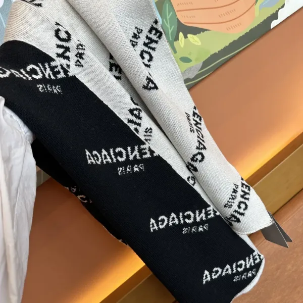 【BALENCIAGA バレンシアガ】スカーフ38*220CM 241109 【BALENCIAGA バレンシアガ】スカーフ38*220CM 241109