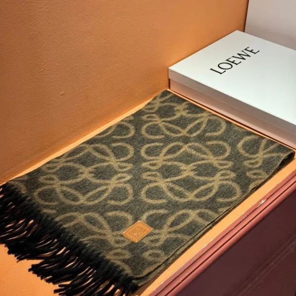 【LOEWE ロエベ】スカーフ 35*200CM 241207 【LOEWE ロエベ】スカーフ 35*200CM 241207