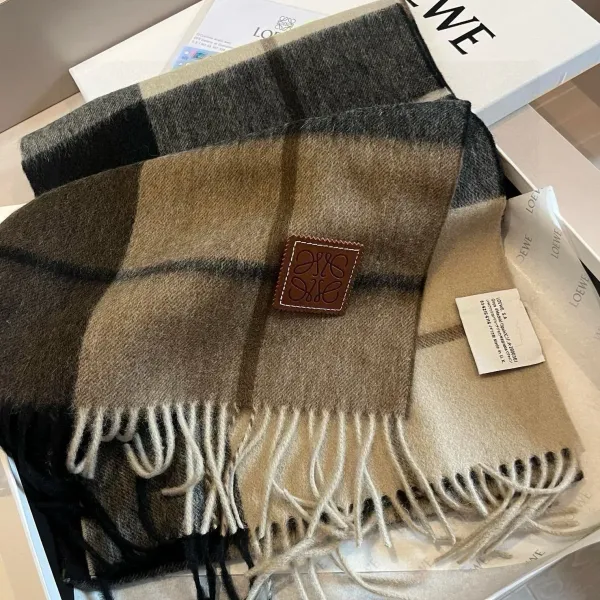 【LOEWE ロエベ】スカーフ 30*180CM 241207 【LOEWE ロエベ】スカーフ 30*180CM 241207